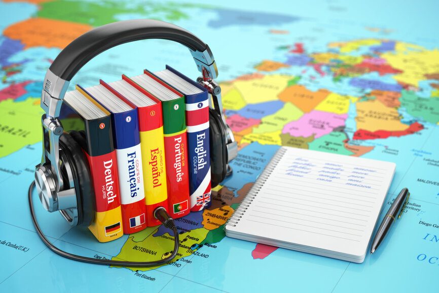 Je nach Land und Kontinent ist es aktuell einfacher, einen Sprachaufenthalt zu planen. Vom Bund unterstützte Programme ermöglichen, nebenbei Land und Leute kennenzulernen.