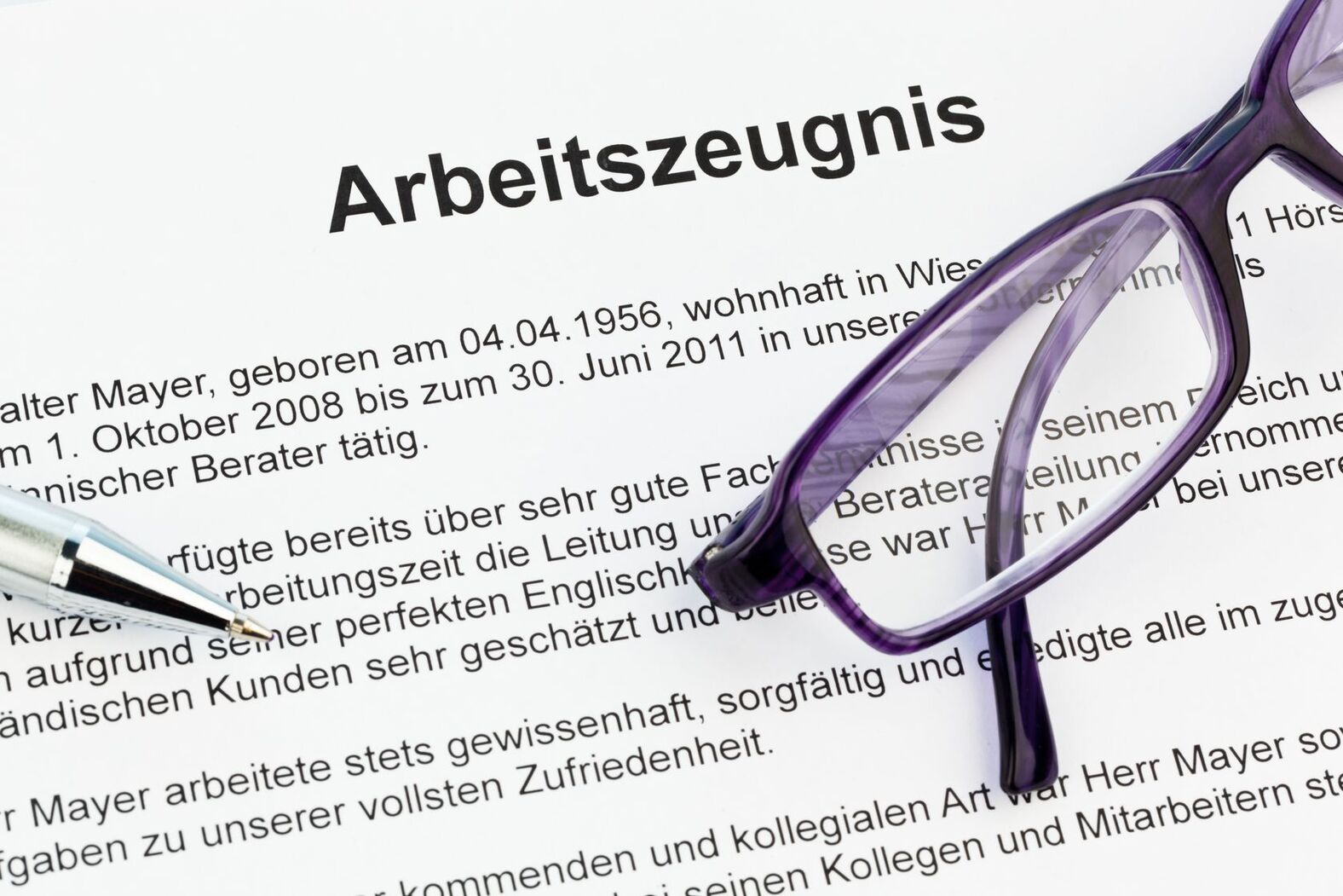 Darf Ich Jederzeit Von Meinen Arbeitgeber Ein Arbeitszeugnis Verlangen ...