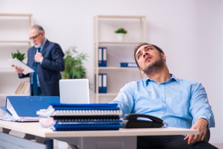 Langeweile am Arbeitsplatz birgt ein ebenso grosses Gesundheitsrisiko wie Stress.