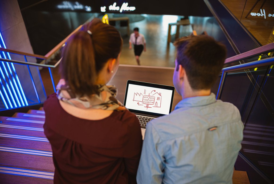 IT-Theorie und -Praxis erfolgreich verbinden.