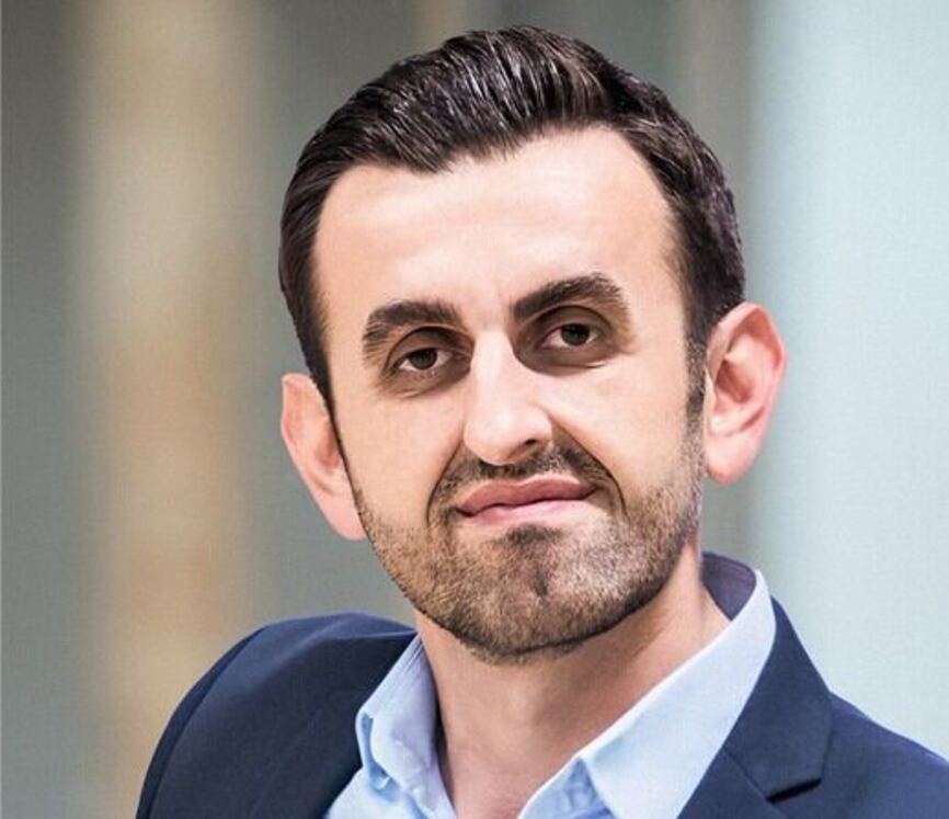 Abdullah Redzepi ist Senior Consultant & Coach der newplace AG. Er unterstützt Unternehmen bei Trennungsprozessen und begleitet Fach- und Führungskräfte in Out-/Newplacement-Prozessen.