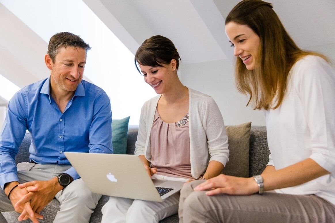 Mitarbeitende und Unternehmen sind gefordert, die Herausforderungen des Arbeitsmarkts anzunehmen und die richtigen Schlüsse bezüglich Personalentwicklung zu ziehen.